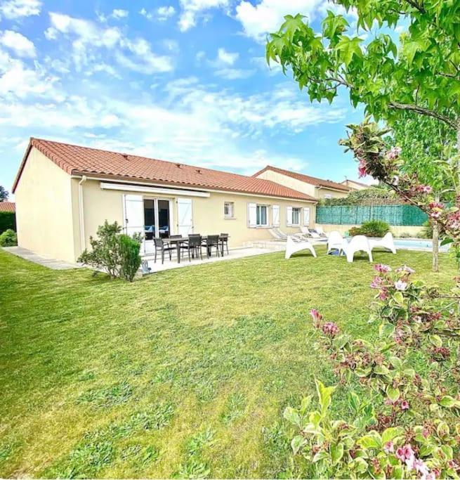 La Balneaire Maison De Standing Tout Confort Boisseuil Exterior photo